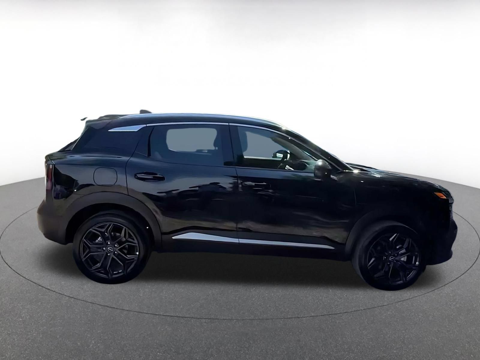 Used 2026 Nissan Kicks SR FWD image 15
