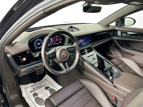 New 2026 Porsche Panamera 4 image 4