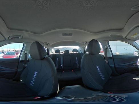 Used 2025 Hyundai Elantra SEL image 42