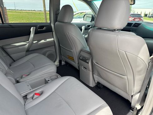 Used 2012 Toyota Highlander SE FWD image 53