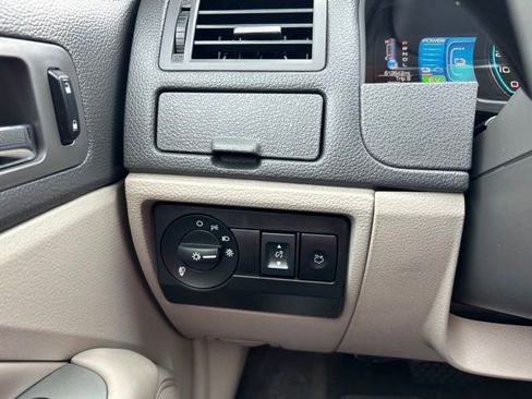 Used 2011 Ford Fusion Hybrid w/ 502A Rapid Spec Order Code FWD image 18