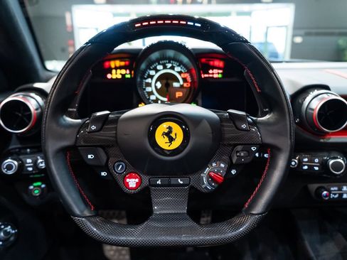 Used 2022 Ferrari 812 GTS image 5