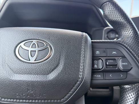 Certified 2025 Toyota Tacoma SR5 AWD/4WD image 10