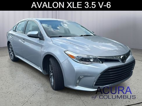 Used 2018 Toyota Avalon XLE FWD image 2