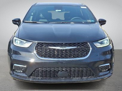 New 2026 Chrysler Pacifica Select
