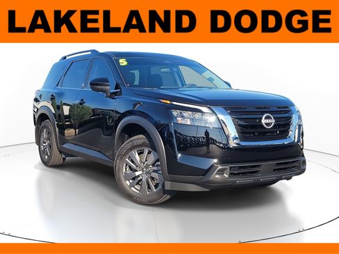 Used 2025 Nissan Pathfinder SV w/ SV Premium Package image 1