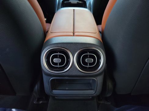 Certified 2023 Mercedes-Benz GLC 300 image 11