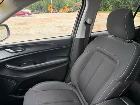 Used 2023 Jeep Grand Cherokee Laredo AWD/4WD image 22