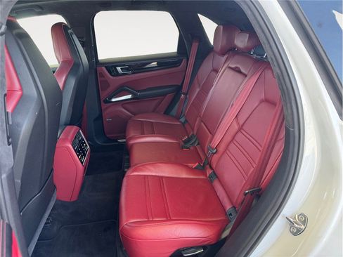 Used 2019 Porsche Cayenne Turbo AWD/4WD image 13