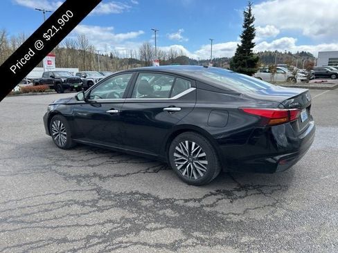 Used 2025 Nissan Altima 2.5 SV image 4