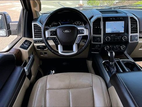 Used 2019 Ford F150 Lariat image 17