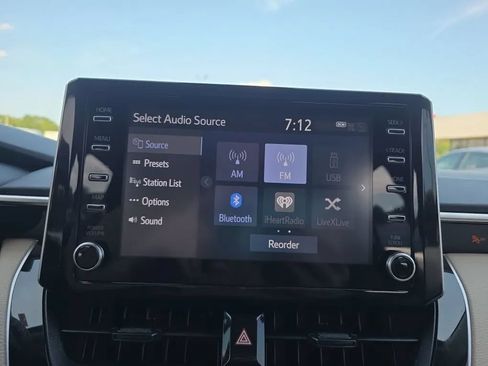 Used 2020 Toyota Corolla LE FWD image 29