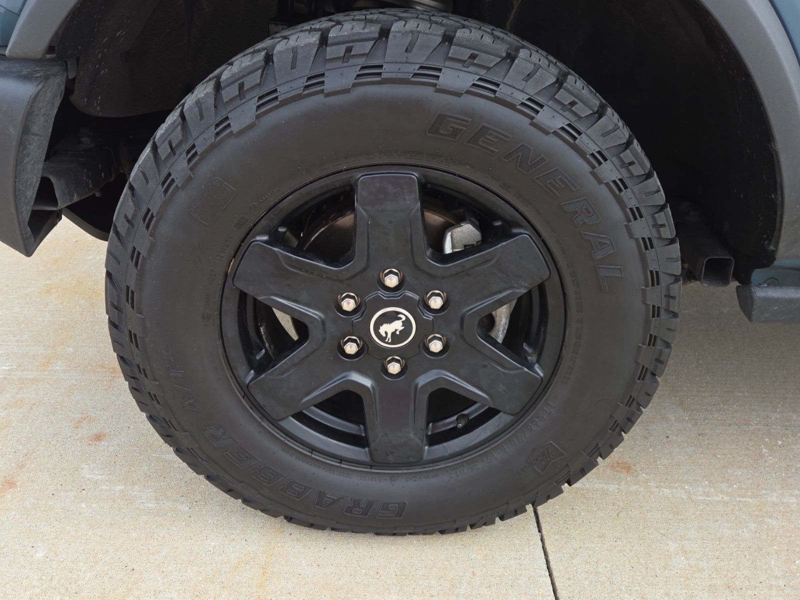 Used 2023 Ford Bronco 4-Door AWD/4WD image 4