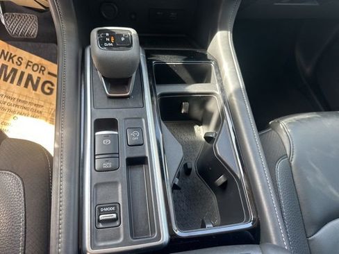 Used 2023 Nissan Pathfinder SL w/ Lighting Package (N92) FWD image 22