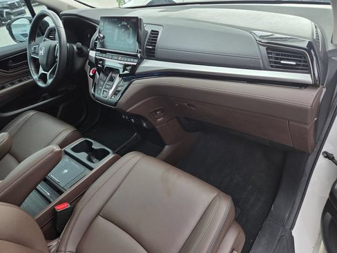 Certified 2025 Honda Odyssey Touring image 19