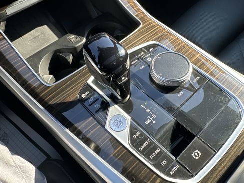 Used 2023 BMW X5 xDrive40i w/ Premium Package image 17