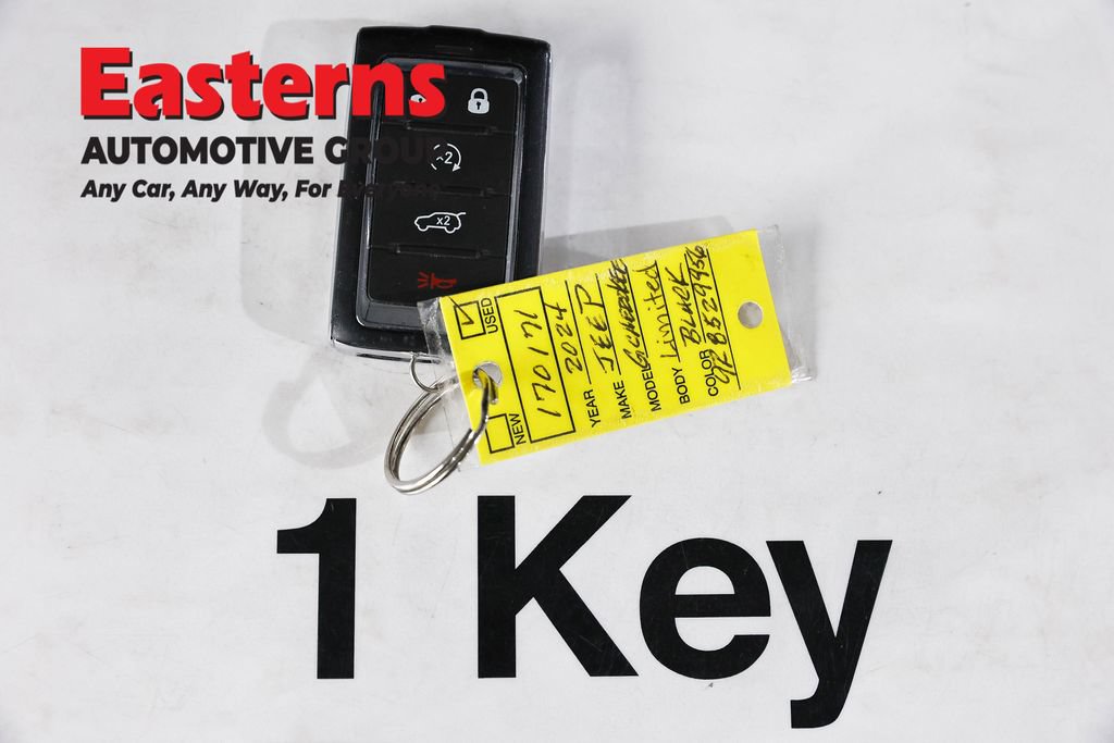 Used 2024 Jeep Grand Cherokee L Limited w/ Luxury Tech Group II AWD/4WD image 28