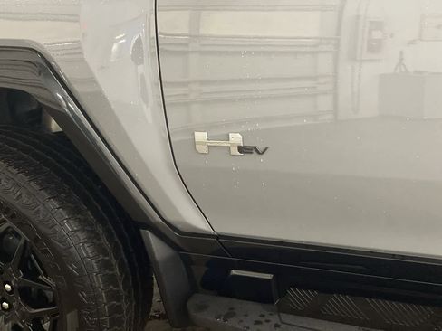 Used 2024 GMC Hummer EV 2X image 10
