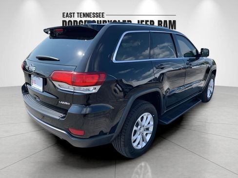 Used 2021 Jeep Grand Cherokee Laredo image 3