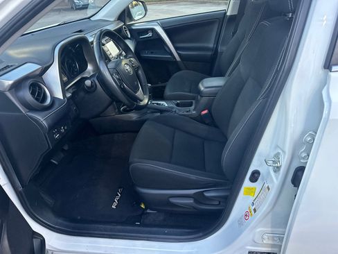 Used 2018 Toyota RAV4 XLE image 9