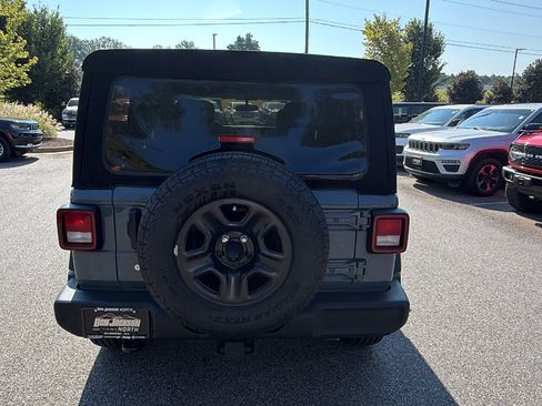 Used 2024 Jeep Wrangler Unlimited Sport AWD/4WD image 9