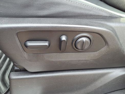 Used 2019 Chevrolet Silverado 1500 LT w/ All-Star Edition image 7