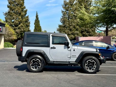 Used 2014 Jeep Wrangler Sport image 2