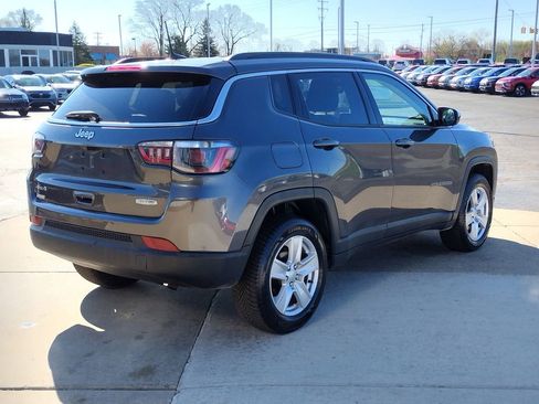Used 2022 Jeep Compass Latitude w/ Convenience Group AWD/4WD image 16