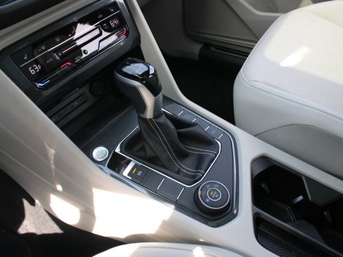 Certified 2024 Volkswagen Tiguan SE R-Line w/ MDO Package, Two-Row image 18