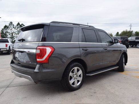 Used 2018 Ford Expedition XLT w/ Equipment Group 202A image 4