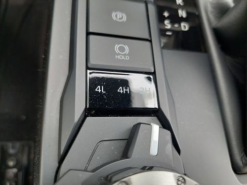 Used 2025 Toyota Tacoma Limited AWD/4WD image 23