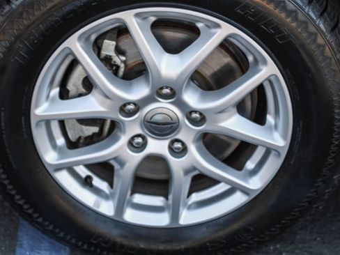 Used 2022 Chrysler Pacifica Touring-L FWD image 10