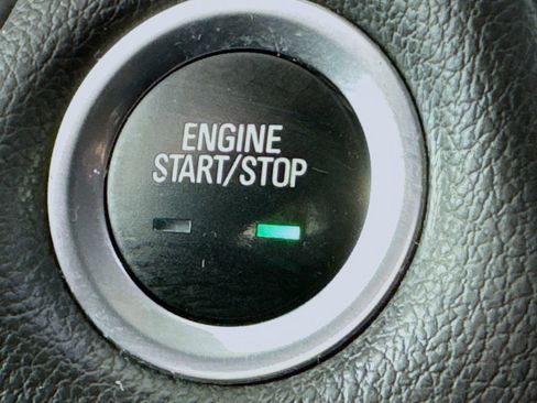 Used 2020 Chevrolet Traverse RS FWD image 20