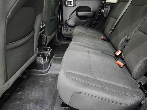 Used 2022 Jeep Wrangler Unlimited Sport image 29