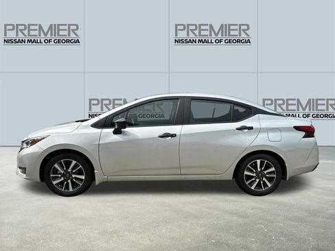 Used 2025 Nissan Versa S w/ S Plus Package FWD image 8