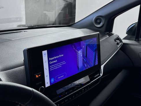 Certified 2025 Toyota Sienna Platinum AWD/4WD image 11