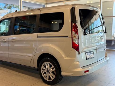 Used 2019 Ford Transit Connect XLT FWD image 13