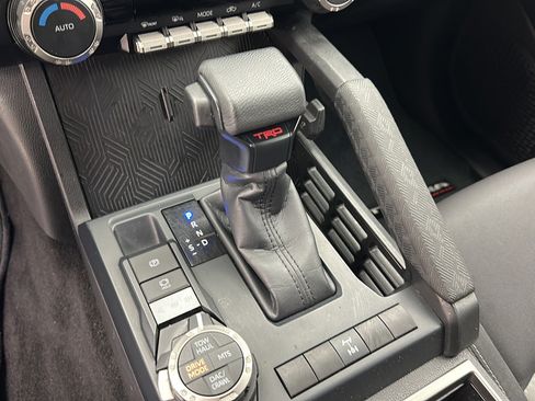 Used 2025 Toyota Tacoma TRD Off-Road AWD/4WD image 19