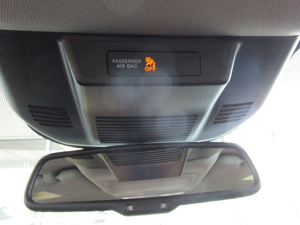 Used 2024 Nissan Rogue SL FWD image 34