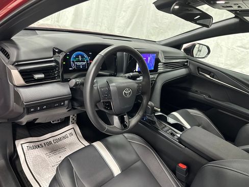 Used 2026 Toyota Camry SE FWD image 15