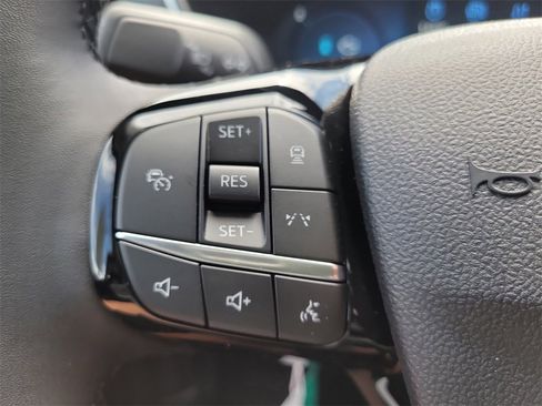 New 2025 Ford Escape SE w/ PHEV Premium Package image 30