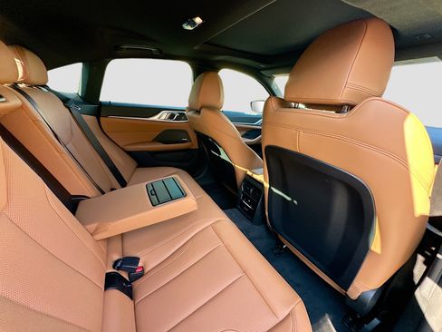 Used 2025 BMW i4 eDrive40 w/ M Sport Package image 31