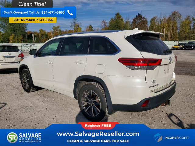 Used 2017 Toyota Highlander XLE AWD/4WD image 3