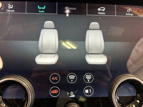 Used 2018 Land Rover Range Rover Velar R-Dynamic SE AWD/4WD image 18