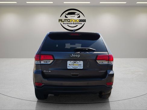 Used 2020 Jeep Grand Cherokee Laredo image 6