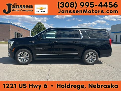 Used 2025 GMC Yukon XL Denali AWD/4WD image 1