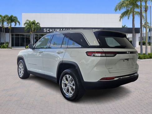 Used 2024 Jeep Grand Cherokee Limited AWD/4WD image 5