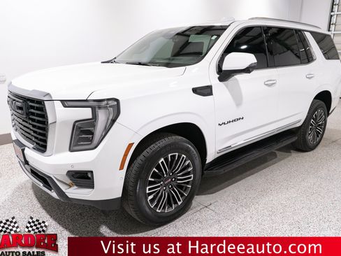 Used 2025 GMC Yukon Elevation w/ Elevation Premium Package AWD/4WD image 2