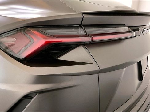 Used 2022 Lamborghini Urus image 31