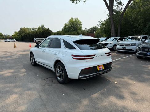 Used 2026 Genesis GV70 2.5T AWD/4WD image 3